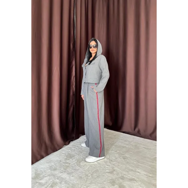 Gri Yanlardan Şeritli Garnili Pantolon