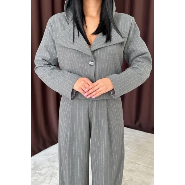 Gri Yanlardan Şeritli Garnili Pantolon