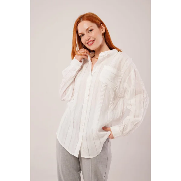 Hakim Yaka Çizgili Cep Detaylı Beyaz Gömlek