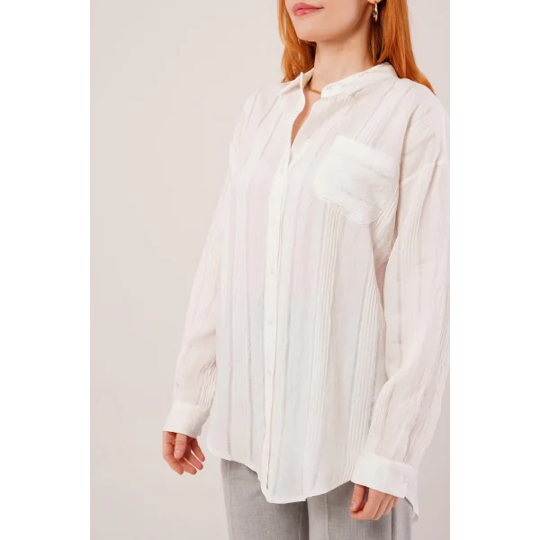 Hakim Yaka Çizgili Cep Detaylı Beyaz Gömlek