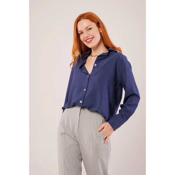 İnce Çizgi Detaylı acivert Gömlek