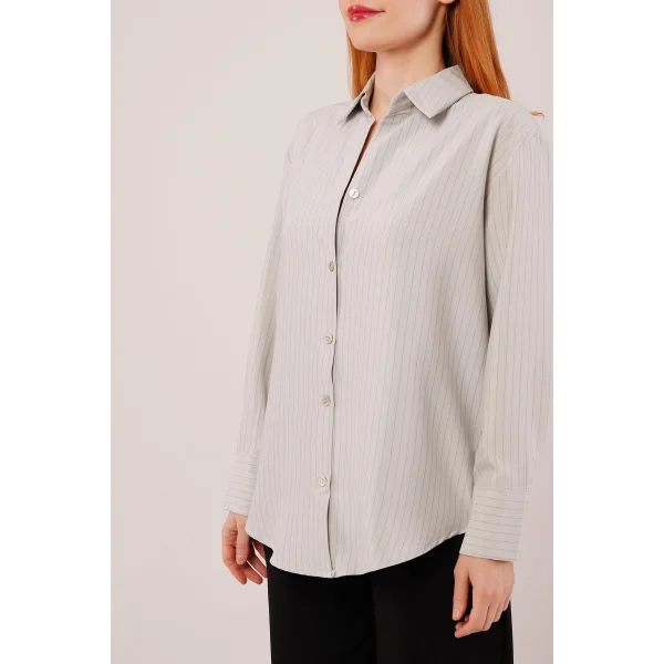İnce Çizgi Detaylı Gri Gömlek