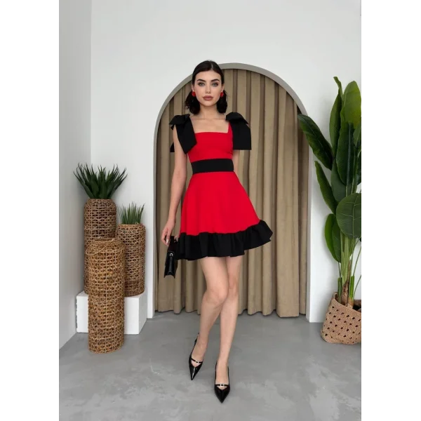 iron Omuz Fiyonklu Elbise