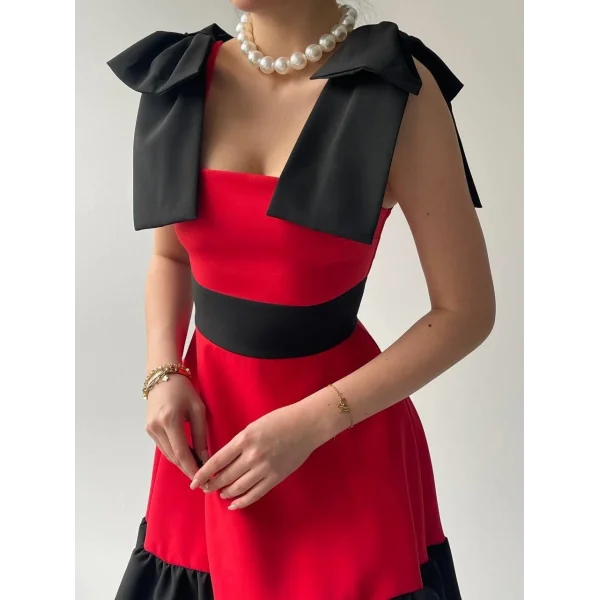 iron Omuz Fiyonklu Elbise