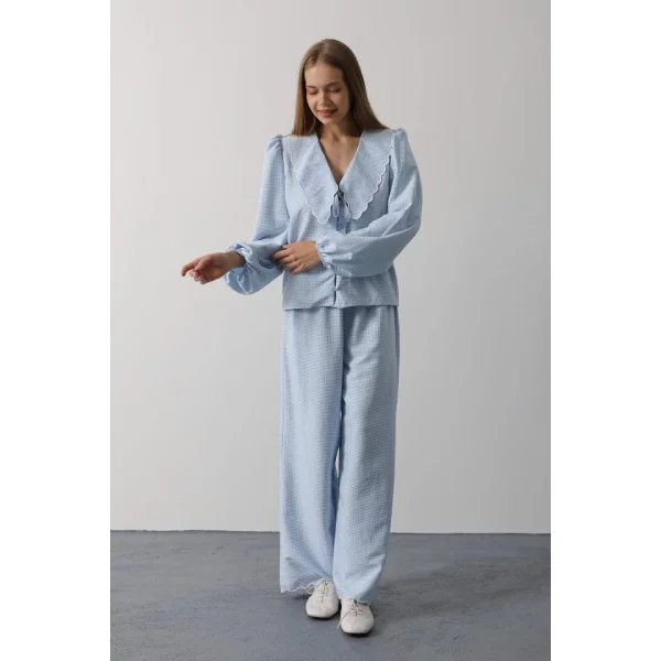 İşlemeli Bebe Yakalı Pantolon Takım - Bebe Mavisi