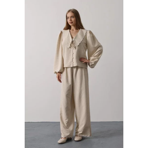 İşlemeli Bebe Yakalı Pantolon Takım - Taş