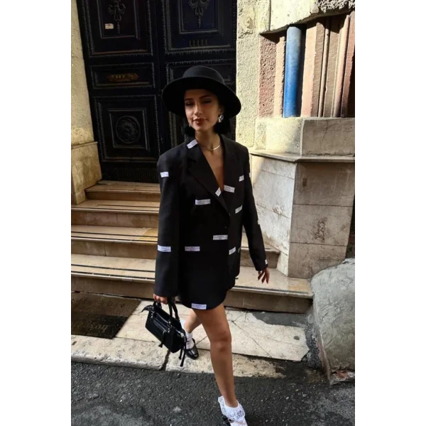 iyah Etiket Detaylı Ceket