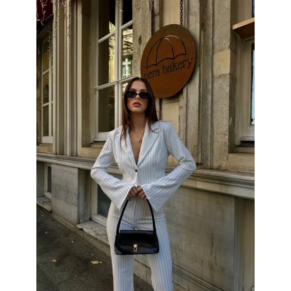 Kadın anşet Yaka Ispanyol Kol çizgi Detay Kısa Ceket Ve Yüksek Bel Ispanyol Paça Pantolon Ikili Takım