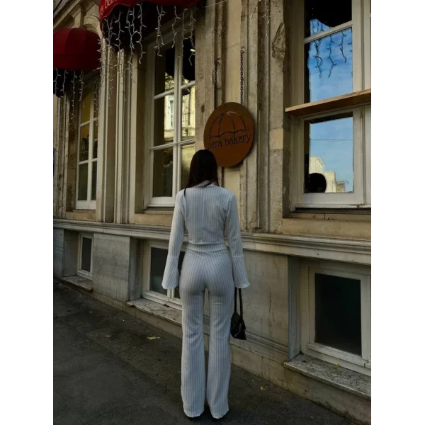 Kadın anşet Yaka Ispanyol Kol çizgi Detay Kısa Ceket Ve Yüksek Bel Ispanyol Paça Pantolon Ikili Takım