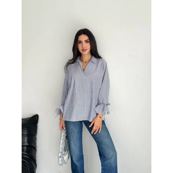 Kadın Arkası Asimetrik Yırtmaç Kesim Detaylı Cizgili Bluz Gömlek - Füme