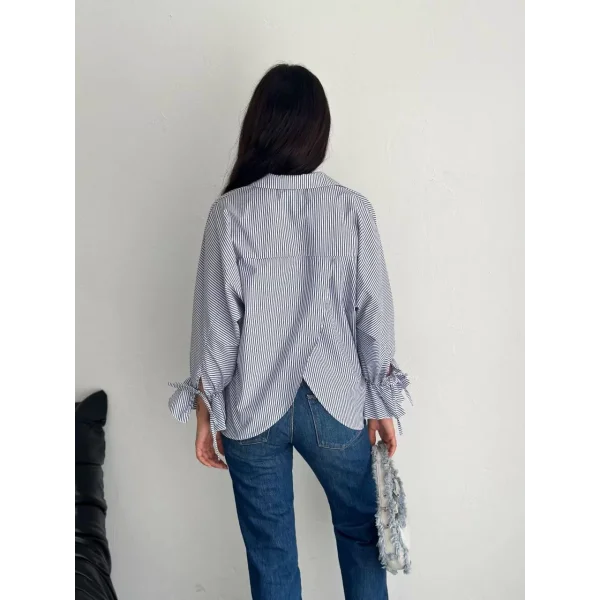 Kadın Arkası Asimetrik Yırtmaç Kesim Detaylı Cizgili Bluz Gömlek - Füme
