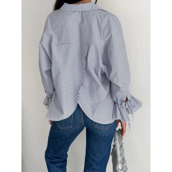 Kadın Arkası Asimetrik Yırtmaç Kesim Detaylı Cizgili Bluz Gömlek - Füme