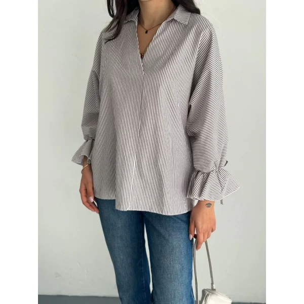 Kadın Arkası Asimetrik Yırtmaç Kesim Detaylı Cizgili Bluz Gömlek - Gri