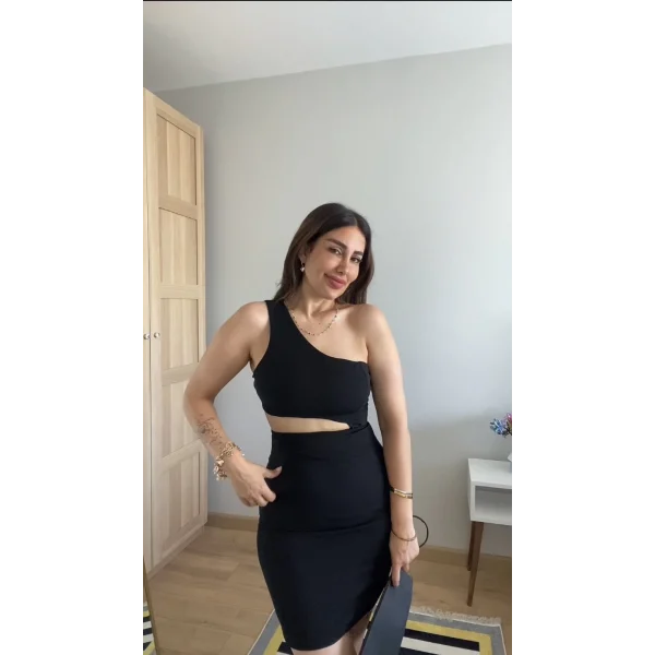 Kadın Asimetrik Kesim Sırt Ve Göbek Dekolteli Diz üstü Fırsat ürün Elbise