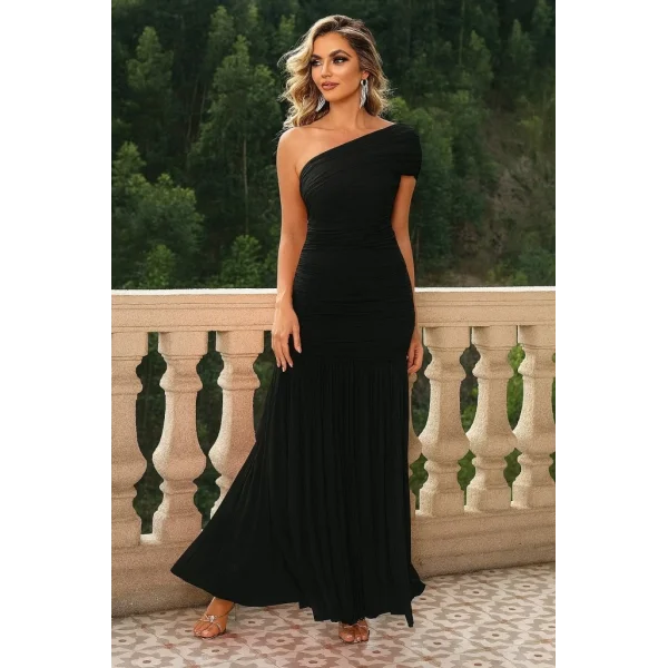 Kadın Asimetrik Yaka Detaylı Omuzu Açık Büzgülü Yırtmaçlı Sandy Elbise