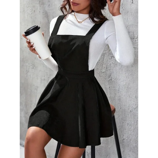 Kadın Askılı Sırttan çapraz Detaylı Kısa Kiloş Kadife Mini Elbise