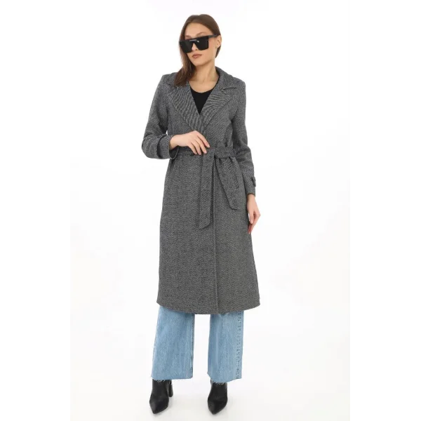 Kadın Balık Sırtı Kaşe Kaban – Uzun Boy Kruvaze Yaka Kuşaklı Astarlı Kışlık Tesettür Kaban, Yünlü Dokuma Kaşmir Kumaş, Cepli Rahat Oversize Kalıp Şık Modern Kaban Mont Modeli (Günlük ve Özel Gün Kombinlerine Uygun) - Füme