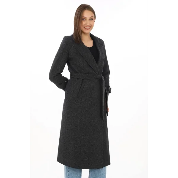 Kadın Balık Sırtı Kaşe Kaban – Uzun Boy Kruvaze Yaka Kuşaklı Astarlı Kışlık Tesettür Kaban, Yünlü Dokuma Kaşmir Kumaş, Cepli Rahat Oversize Kalıp Şık Modern Kaban Mont Modeli (Günlük ve Özel Gün Kombinlerine Uygun) - Siyah