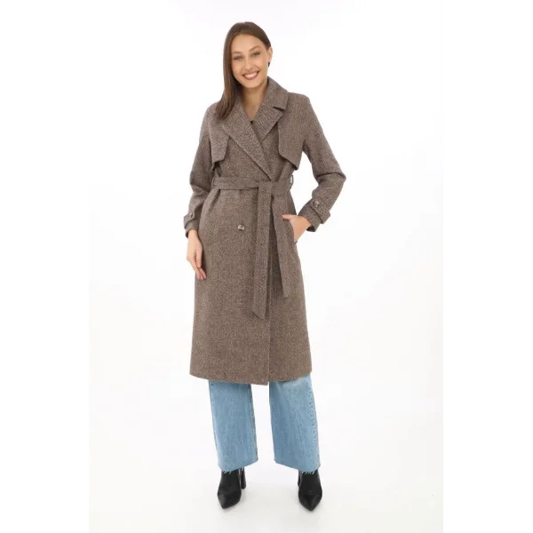 Kadın Balık Sırtı Yünlü Dokuma Kaşe Kaban – Kruvaze Yaka, Kuşaklı, Cepli, Astarlı Uzun Boy Tesettür Şık Kışlık Kaşe Kaban Modeli - Vizon