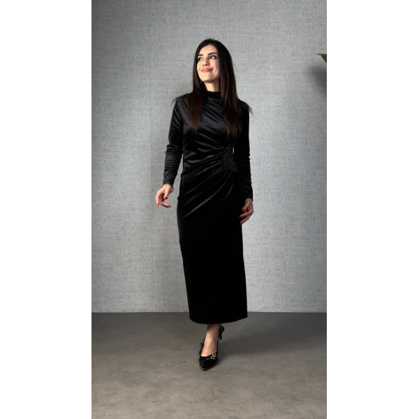 Kadın  Balıkçı Yaka Büzgü Ve Taş Işleme Detay Maxi Boy Kadife Elbise