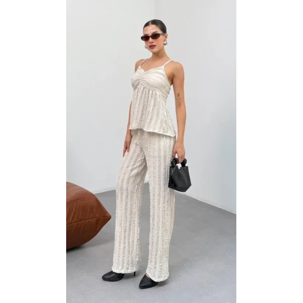 Kadın Bej Dokulu Askılı Üst Ve Bol Paça Pantolon 2’li Takım