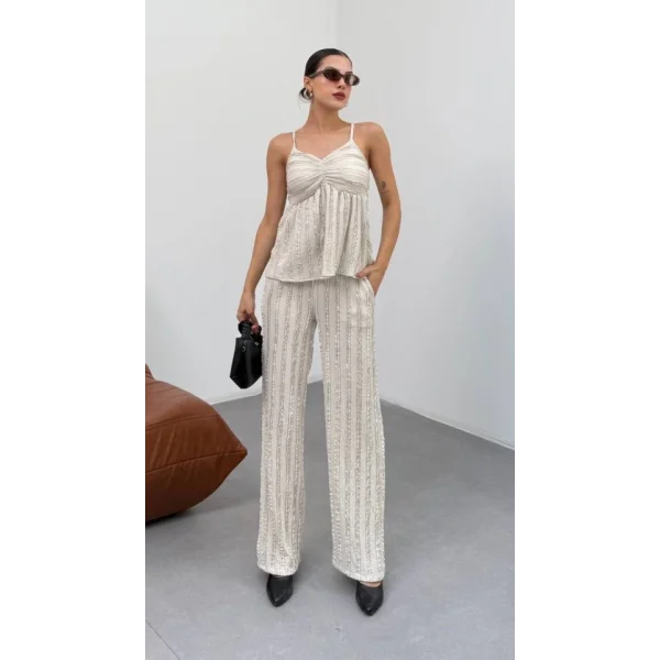 Kadın Bej Dokulu Askılı Üst Ve Bol Paça Pantolon 2’li Takım