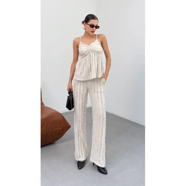 Kadın Bej Dokulu Askılı Üst Ve Bol Paça Pantolon 2’li Takım