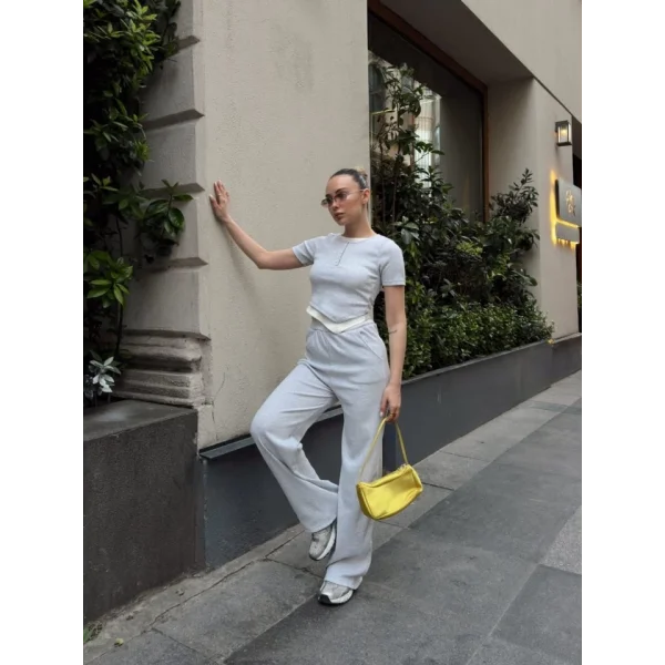 Kadın Bisiklet Yaka Asimetrik Kesim Atlet Detay Bluz Ve Yüksek Bel Bol Paça Pantolon Ikili Takım