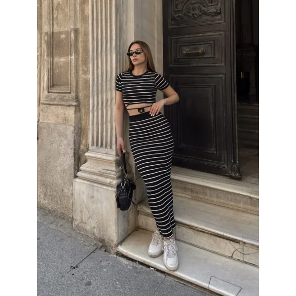 Kadın Bisiklet Yaka Bağcık Detay Crop Ve Yüksek Bel çizgi Desen Etek Ikili Takım