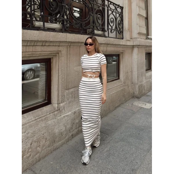 Kadın Bisiklet Yaka Bağcık Detay Crop Ve Yüksek Bel çizgi Desen Etek Ikili Takım