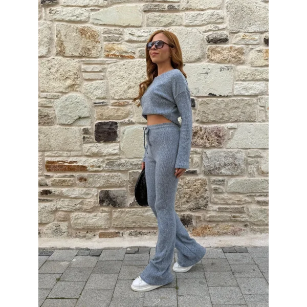 Kadın Bisiklet Yaka Crop Ve Ispanyol Paça Pantolon Ikili Takım