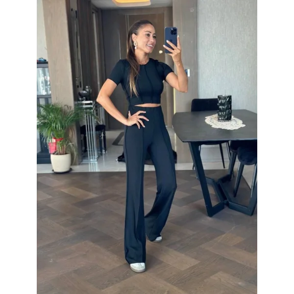 Kadın Bisiklet Yaka Pliseli Bluz Ve Ispanyol Paca Pantolon Ikili Takım