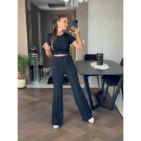 Kadın Bisiklet Yaka Pliseli Bluz Ve Ispanyol Paca Pantolon Ikili Takım