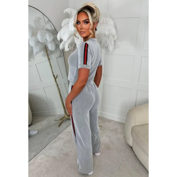 Kadın Bisiklet Yaka Yanı şerit Detay Bluz Ve Pantolon Ikili Takım