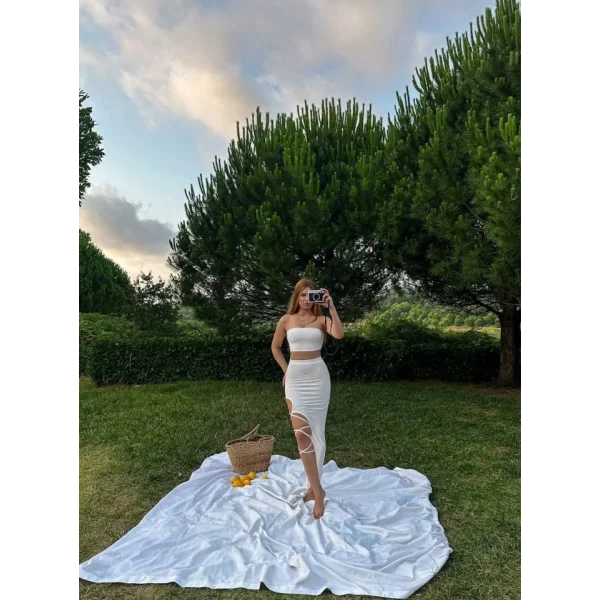 Kadın Büstiyer Ve Yüksek Bel Bacak Dekolteli Bağcık Detay idi Etek Ikili Takım