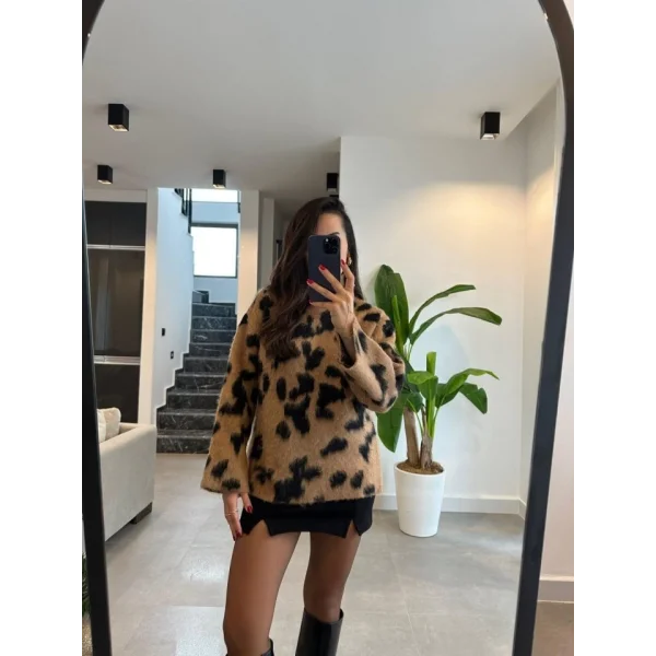 Kadın çift Yırtmaç Detaylı Mını Etek