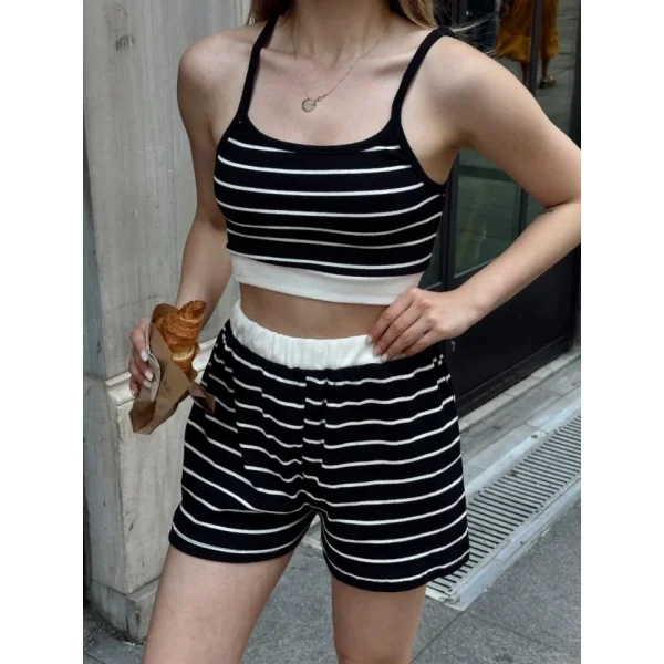 Kadın çixgi Detay Büstiyer Ve şort Ikili Takım