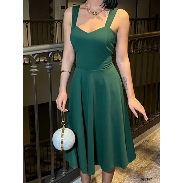 Kadın Dalgıç Krep Kumaş Kalp Yaka Askılı Midi Boy Elbise