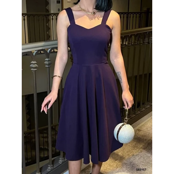 Kadın Dalgıç Krep Kumaş Kalp Yaka Askılı Midi Boy Elbise