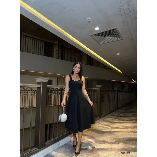 Kadın Dalgıç Krep Kumaş Kalp Yaka Askılı Midi Boy Elbise