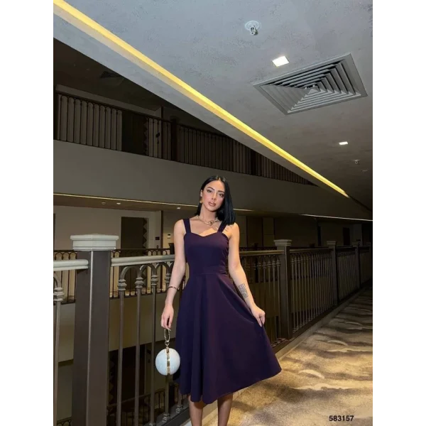 Kadın Dalgıç Krep Kumaş Kalp Yaka Askılı Midi Boy Elbise