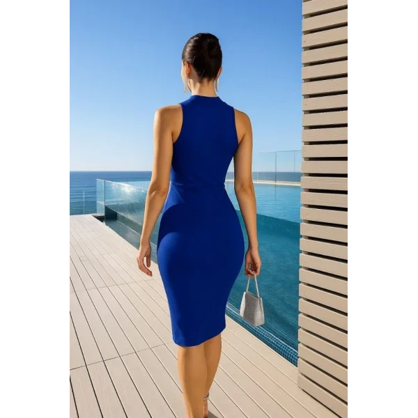 Kadın Dalgıç Kumaş Dekolte Detaylı Halter Yaka Midi Boy Elbise