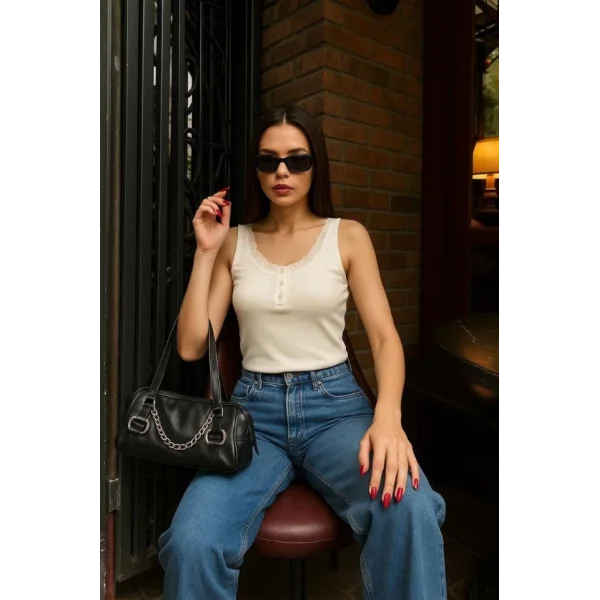 Kadın Dantel Detaylı Düğmeli Bluz