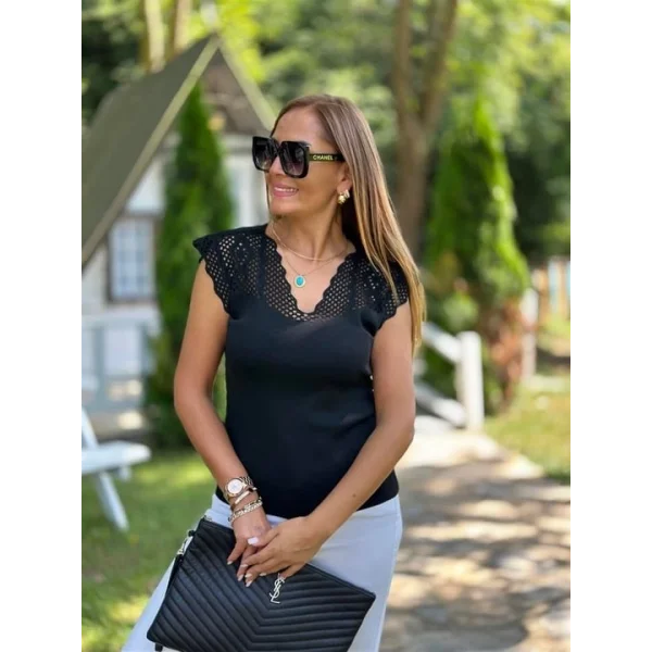 Kadın Göğüs Üstü Ajurlu Kolsuz Bluz