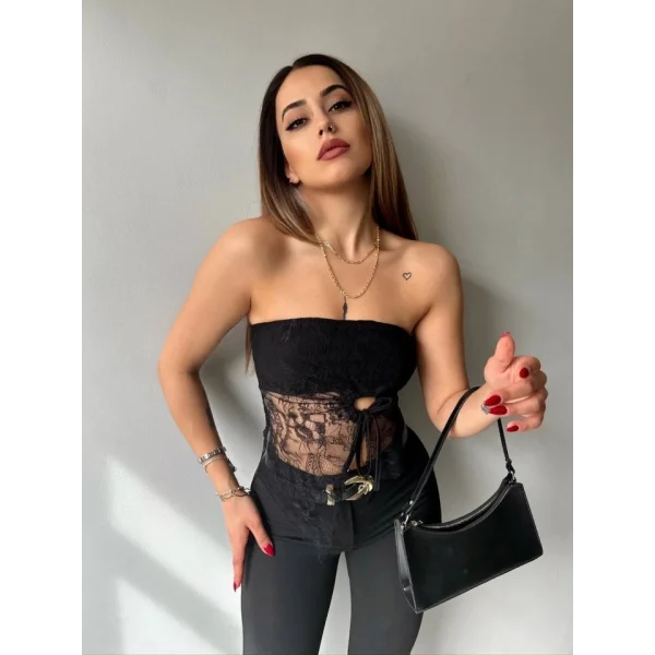 Kadın Göğüs Ve Sırt Dekolteli Transparan Dantel Detay Bluz