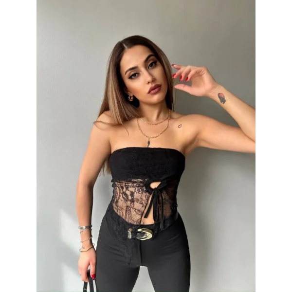 Kadın Göğüs Ve Sırt Dekolteli Transparan Dantel Detay Bluz