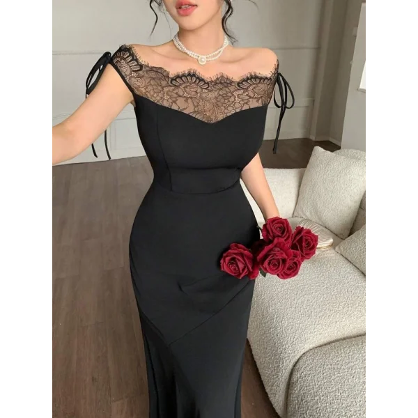 Kadın Göğüs Ve Yakası Dantel Detaylı Kayık Yaka Görünümlü Uzun Ithal Krep Elbise