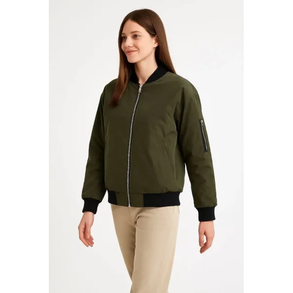 Kadın Bomber Mont Ceket – Fermuarlı, Kapitone İçi Astarlı, Su İtici Kumaş, Regular Fit, Yandan Cepli, Günlük Bahar & Kış Şık Rahat Stil - Haki