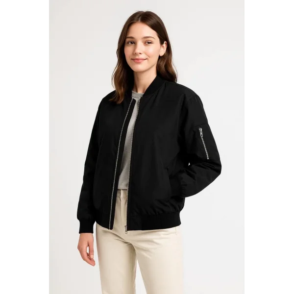 Kadın Bomber Mont Ceket – Fermuarlı, Kapitone İçi Astarlı, Su İtici Kumaş, Regular Fit, Yandan Cepli, Günlük Bahar & Kış Şık Rahat Stil - Siyah
