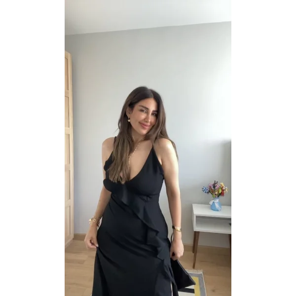 Kadın Ip Askılı Dekolteli Yırtmaç Detay Krep Elbise